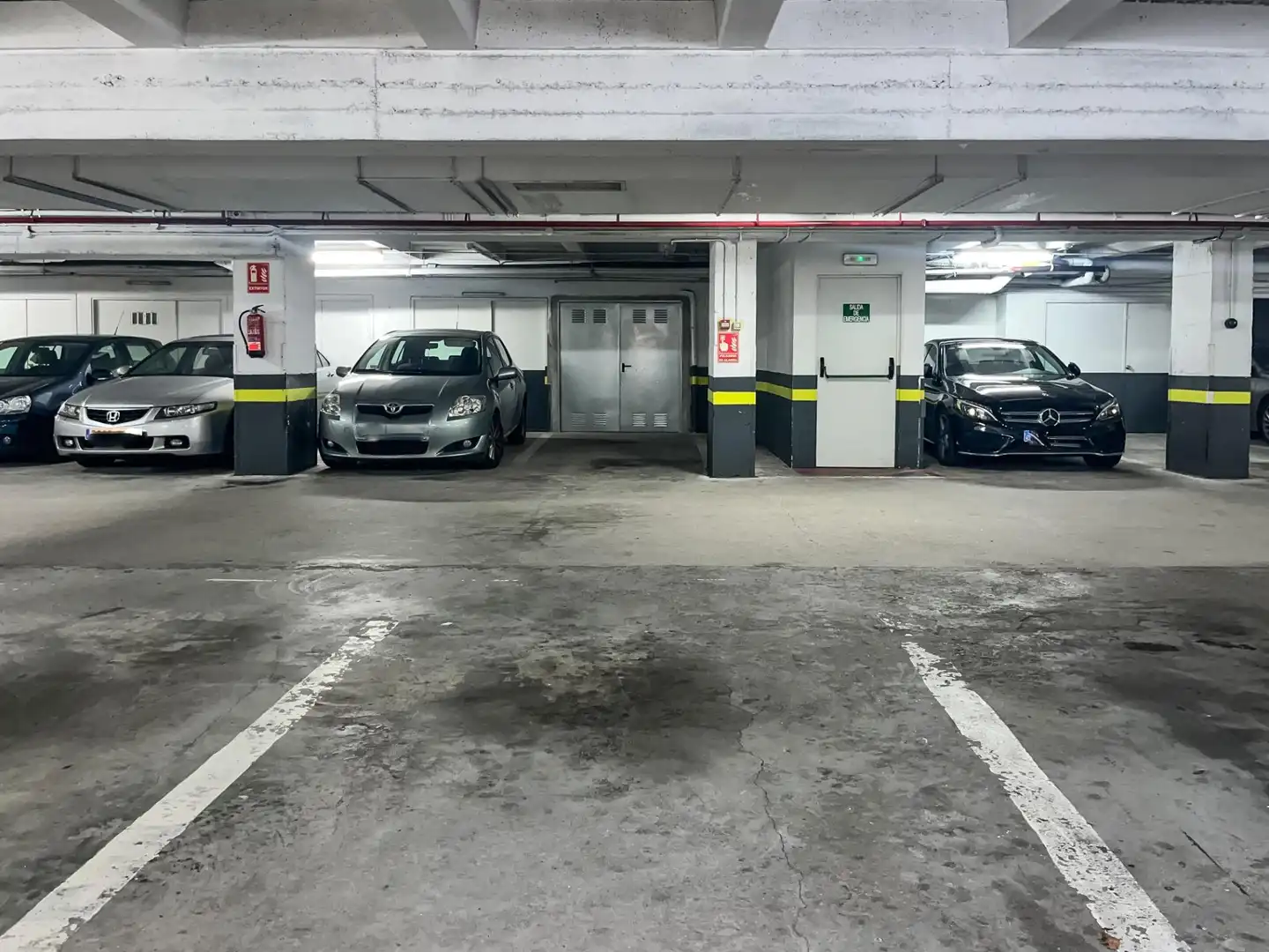 Aparcament de Pis en venda en A Coruña Capital  amb Calefacció, Parquet i Traster