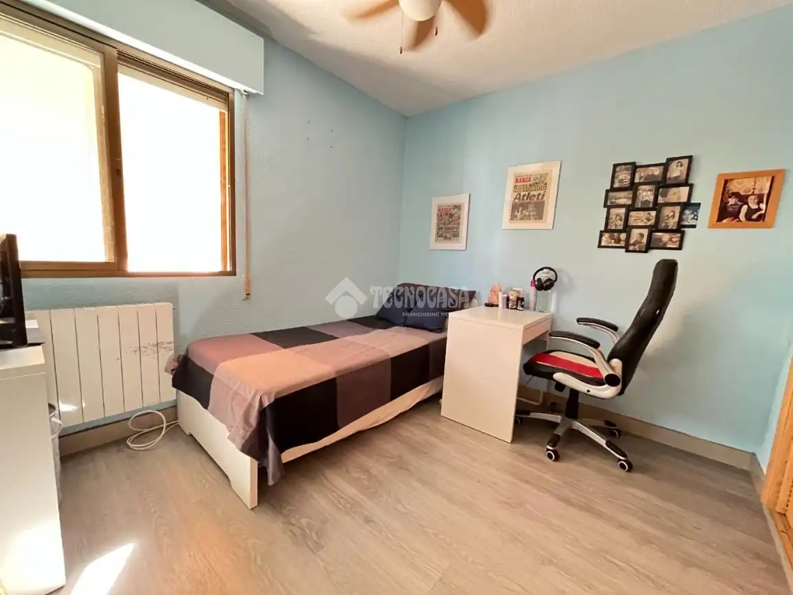 Habitación de Casa adosada en venta en Loeches