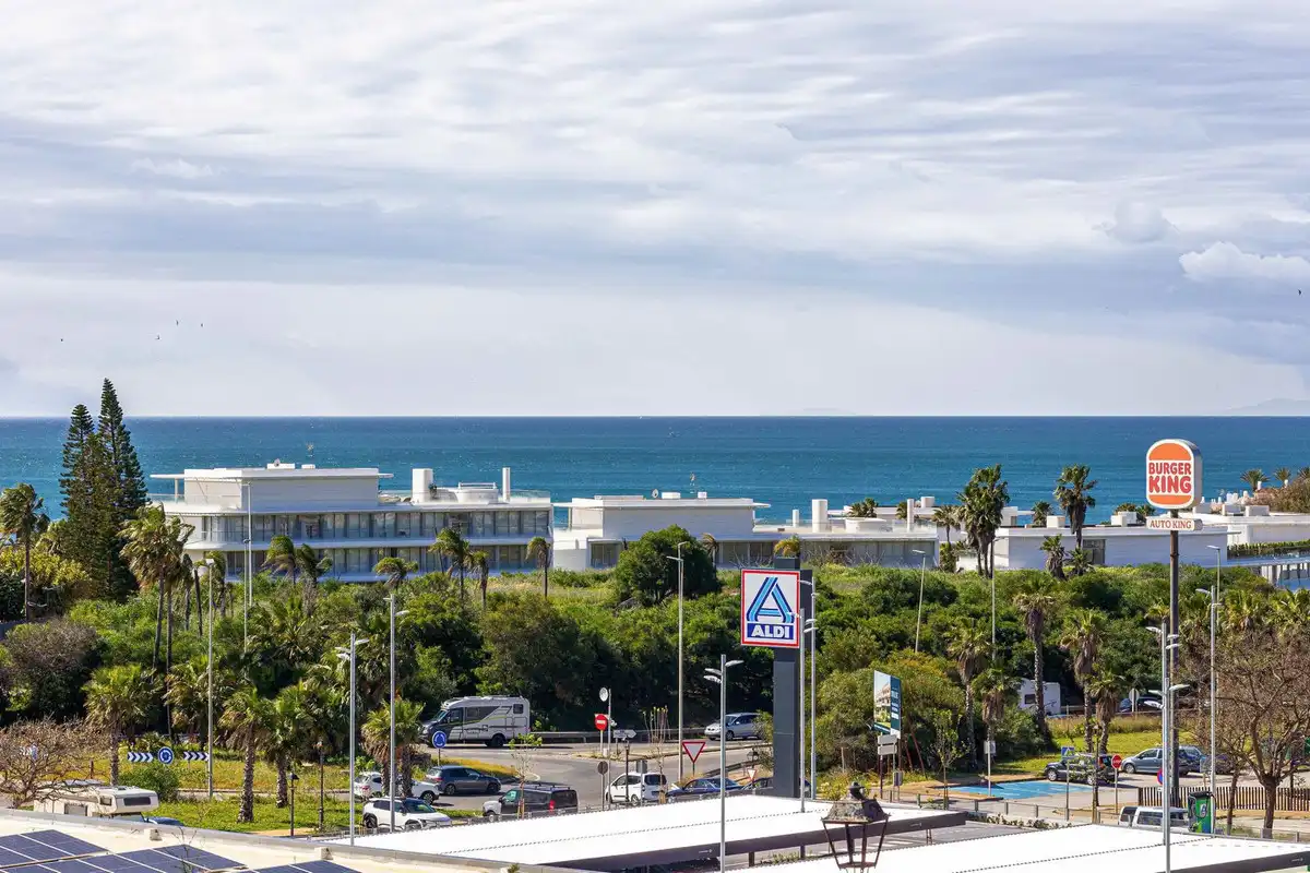 Chalet con terraza en venta en Urbanizacion Playa de Guadalobon 7, imagen 13