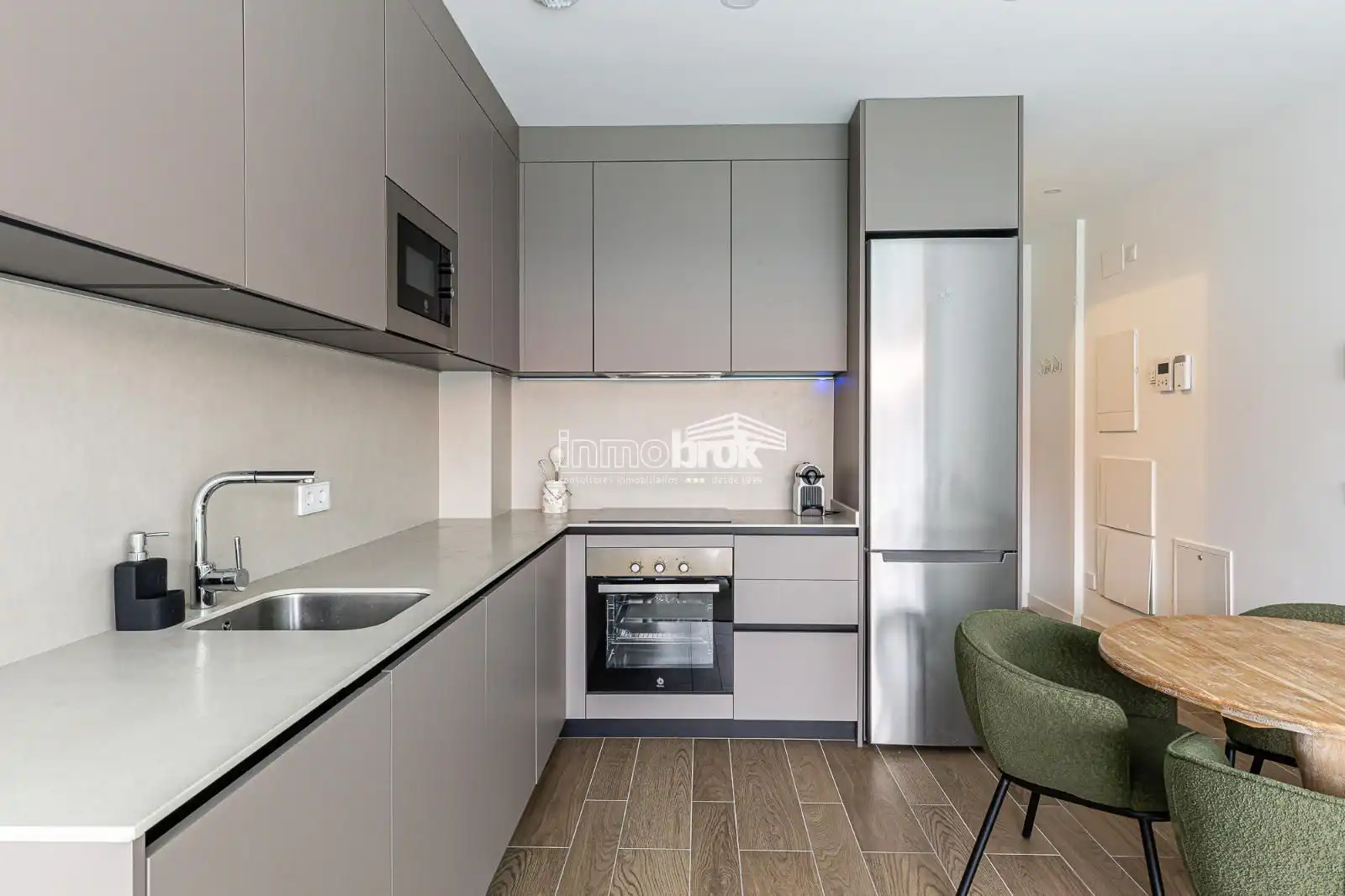 Cocina de Dúplex de alquiler en Madrid con Aire acondicionado, Calefacción y Terraza