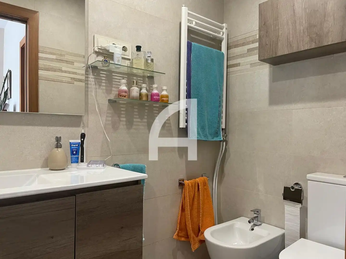 Bathroom of Houses for sale in Terrassa  with Air Conditioner, Heating and Private garden