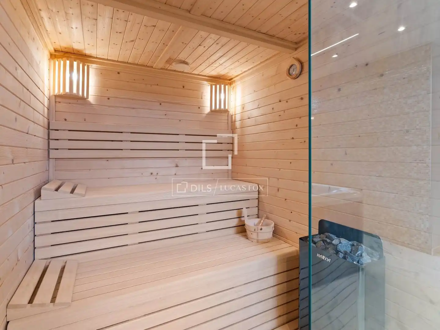 Bathroom of Houses for sale in Benahavís  with Air Conditioner, Heating and Private garden