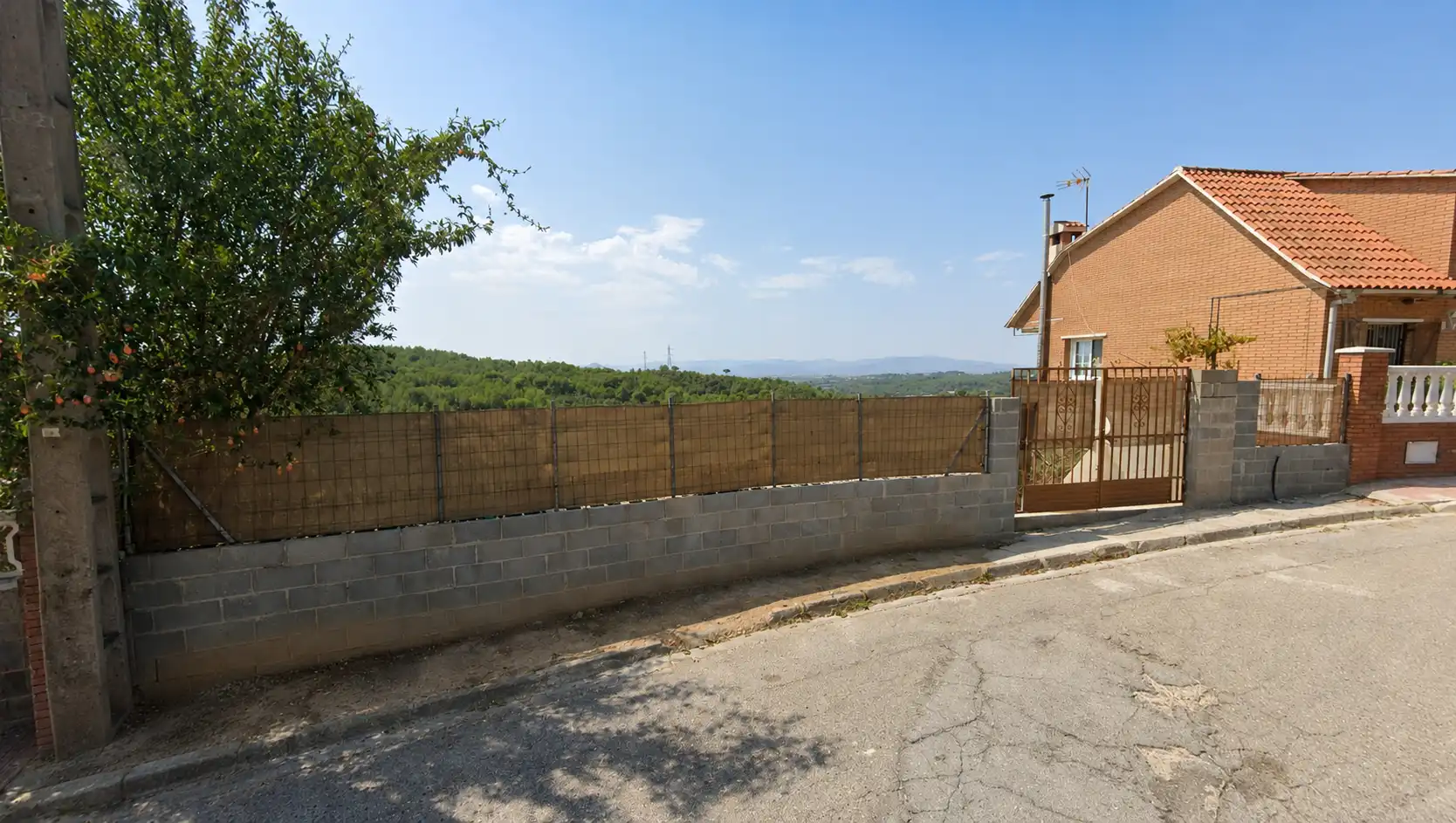 Residential land for sale in Carrer d'Algèria 24