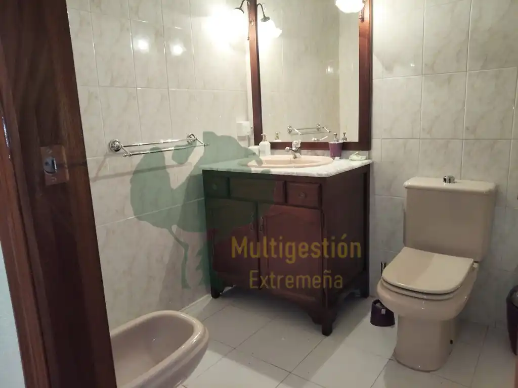 Baño de Apartamento en venta en Cáceres
