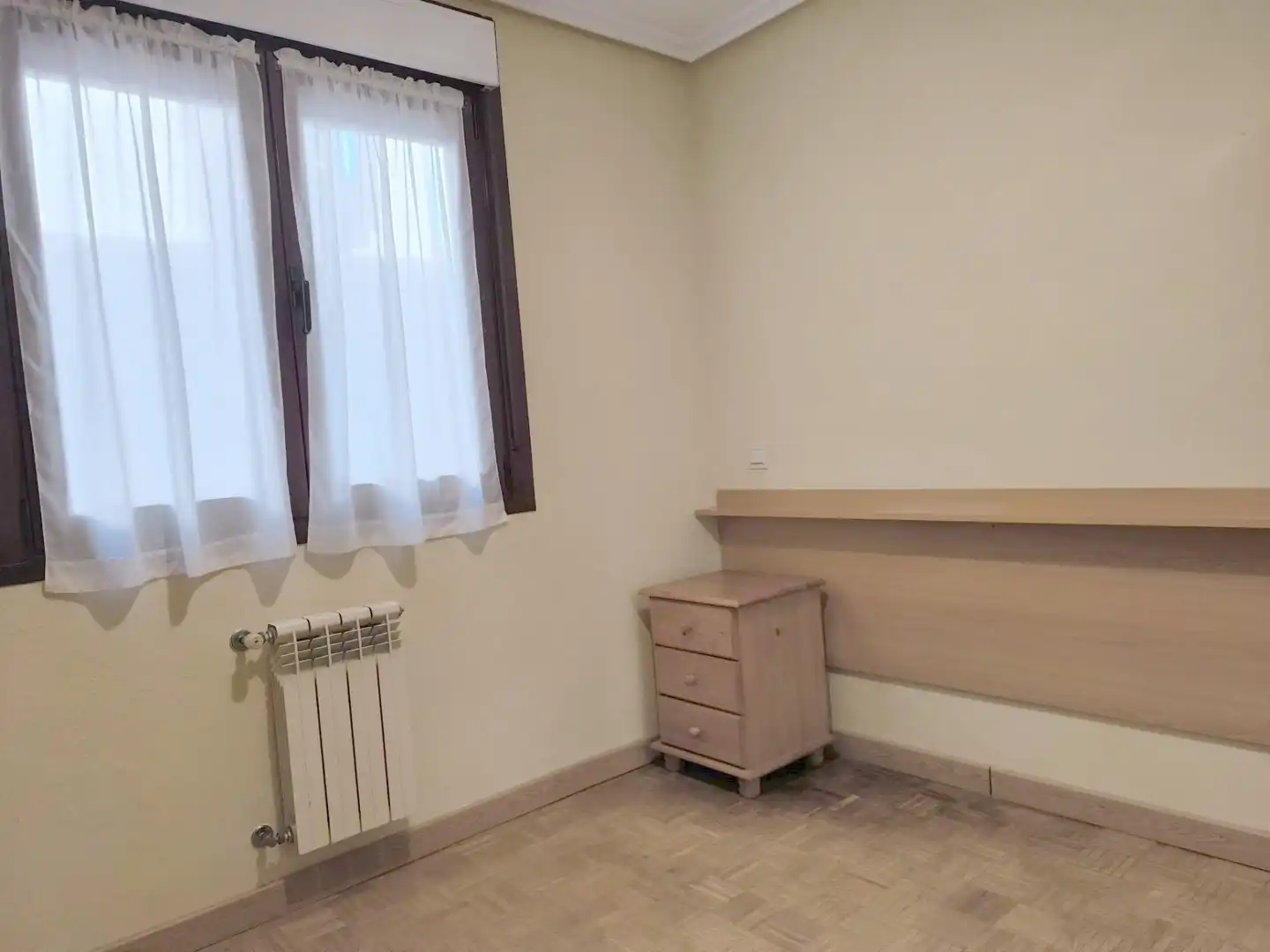 Schlafzimmer von Wohnungen zur Miete in Oviedo  mit Möbliert