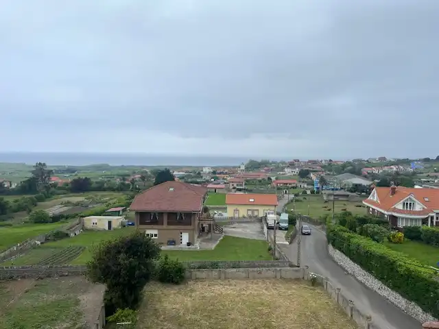 Dachboden zur Miete in Santander mit Heizung, Privatgarten und Abstellraum