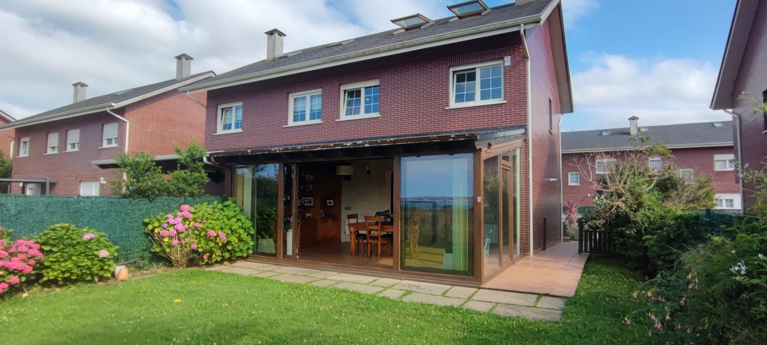 Exterior view of House or chalet for sale in Marina de Cudeyo  with Heating, Terrace and Storage room