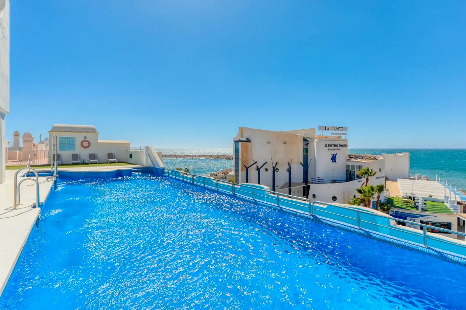Piscina de Apartamento en venta en Benalmádena con Aire acondicionado, Calefacción y Terraza
