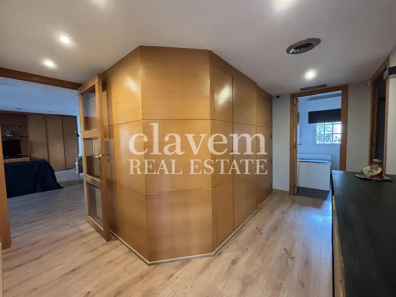 Flat for rent in Barcelona  with Heating, Furnished and Community pool