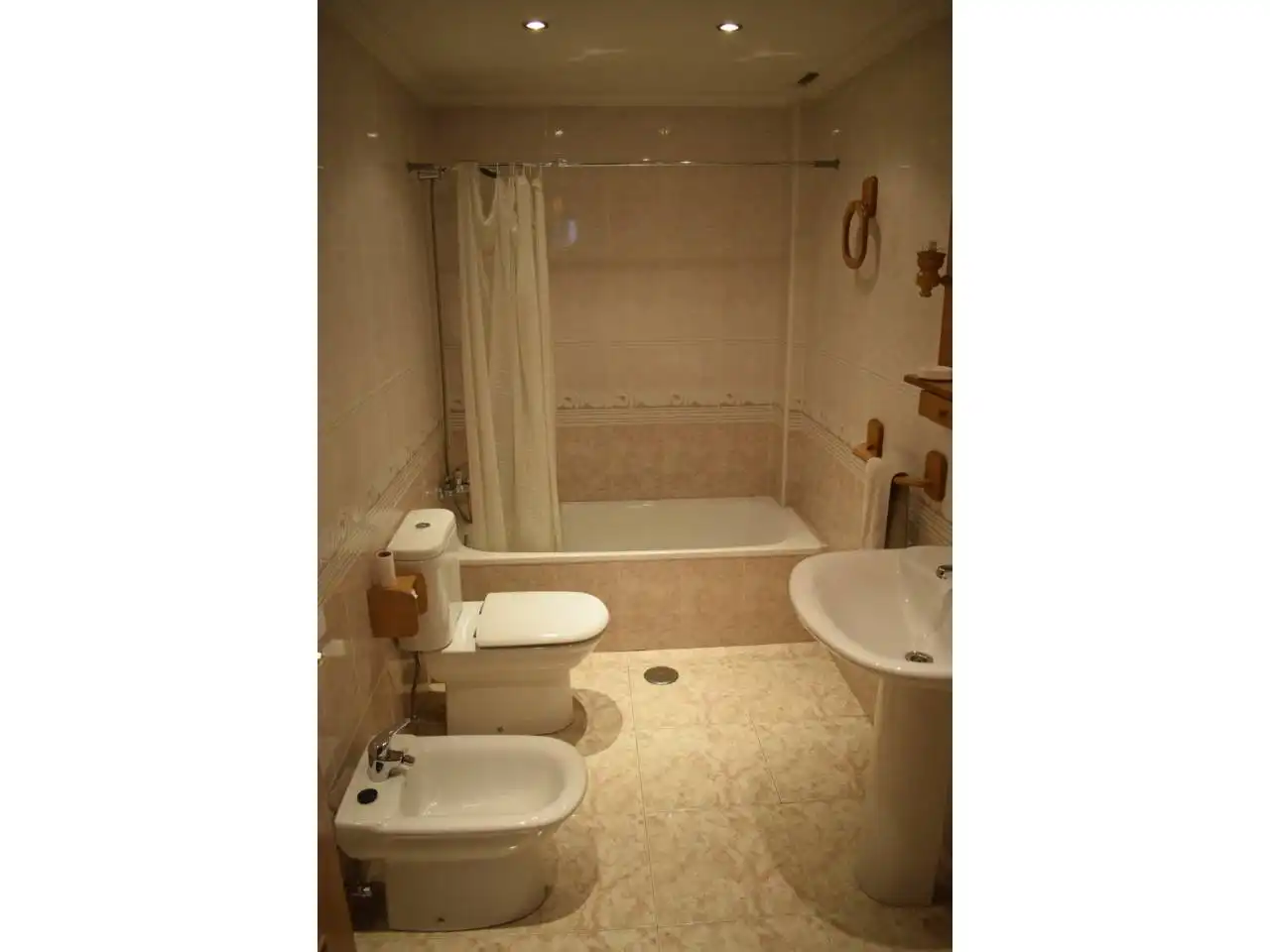 Bathroom of Flat for rent in León Capital   with Heating, Terrace and Furnished