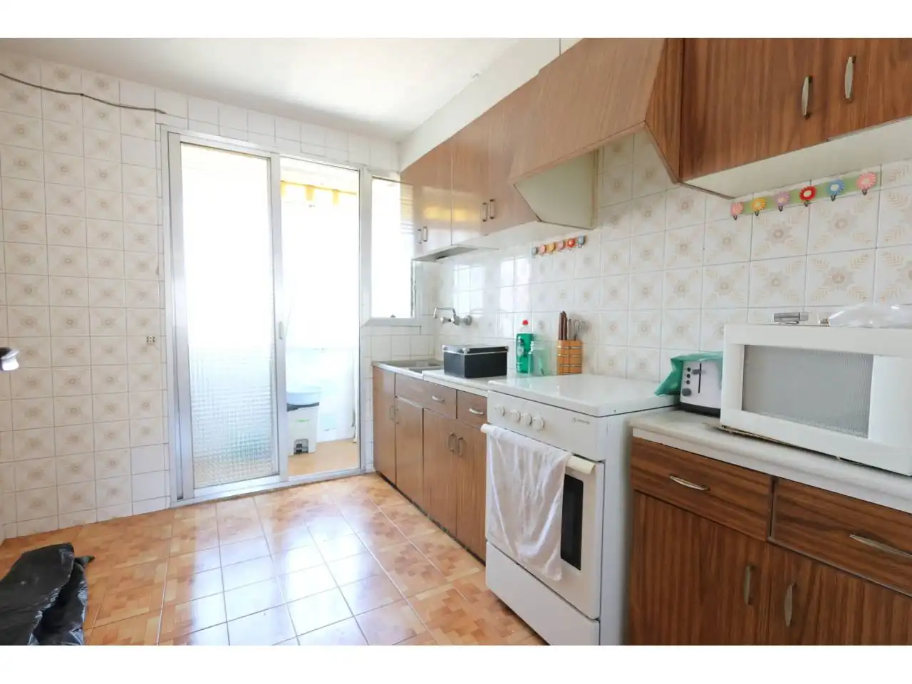 Kitchen of Flat for sale in L'Hospitalet de Llobregat