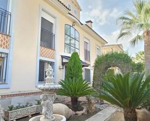 Vista exterior de Casa o xalet en venda en Elche / Elx amb Jardí privat, Terrassa i Traster