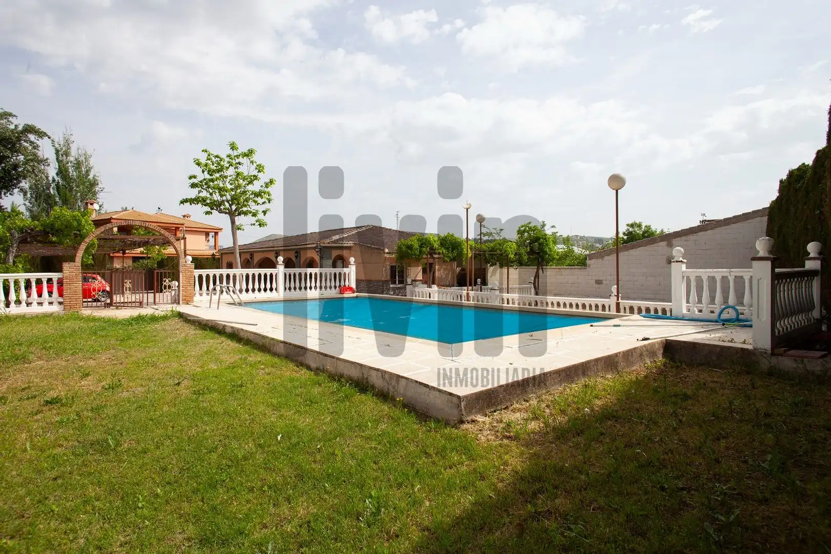 Swimming pool of Houses for sale in  Jaén Capital  with Air Conditioner, Heating and Private garden