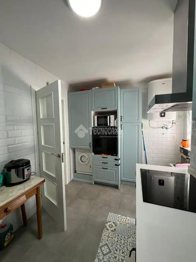 Cocina de Piso en venta en Sevilla con Calefacción, Terraza y Amueblado