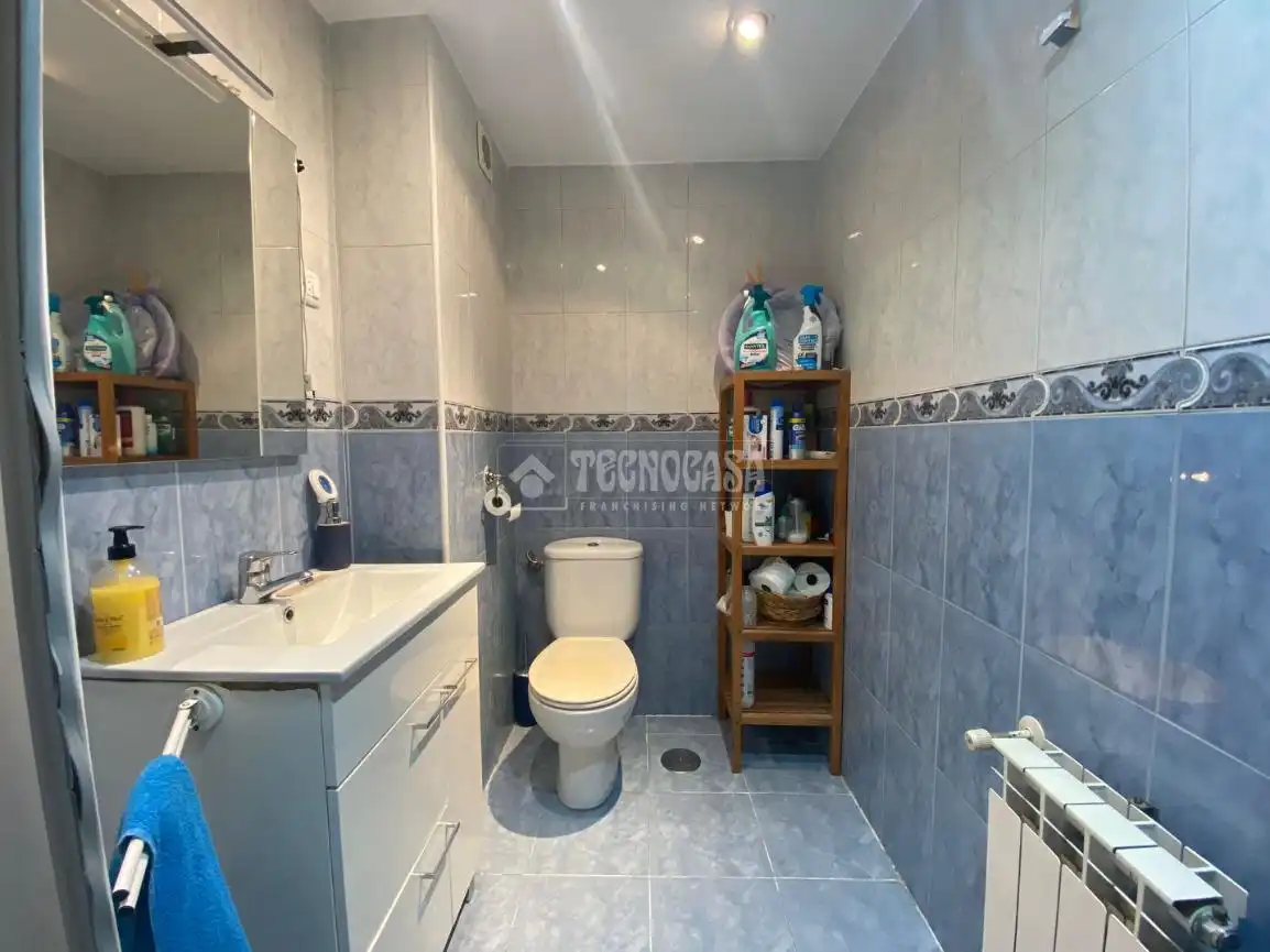 Badezimmer von Wohnung zum Verkauf in Alcobendas mit Klimaanlage