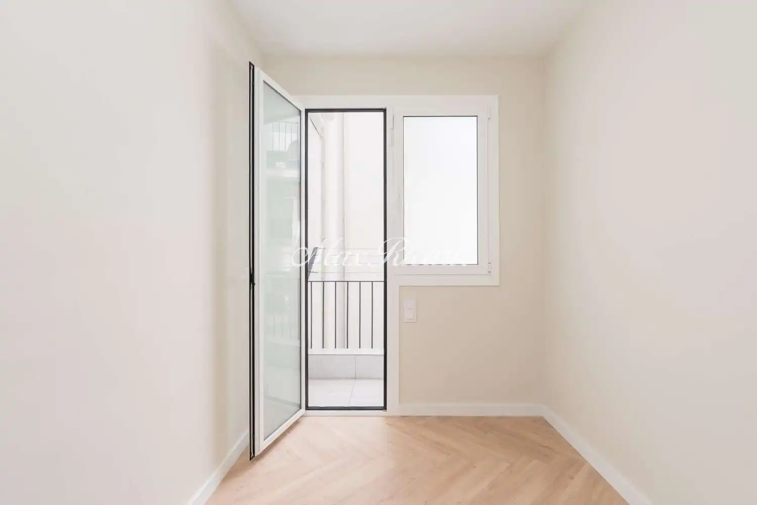 Habitación de Piso en venta en Barcelona con Aire acondicionado y Calefacción