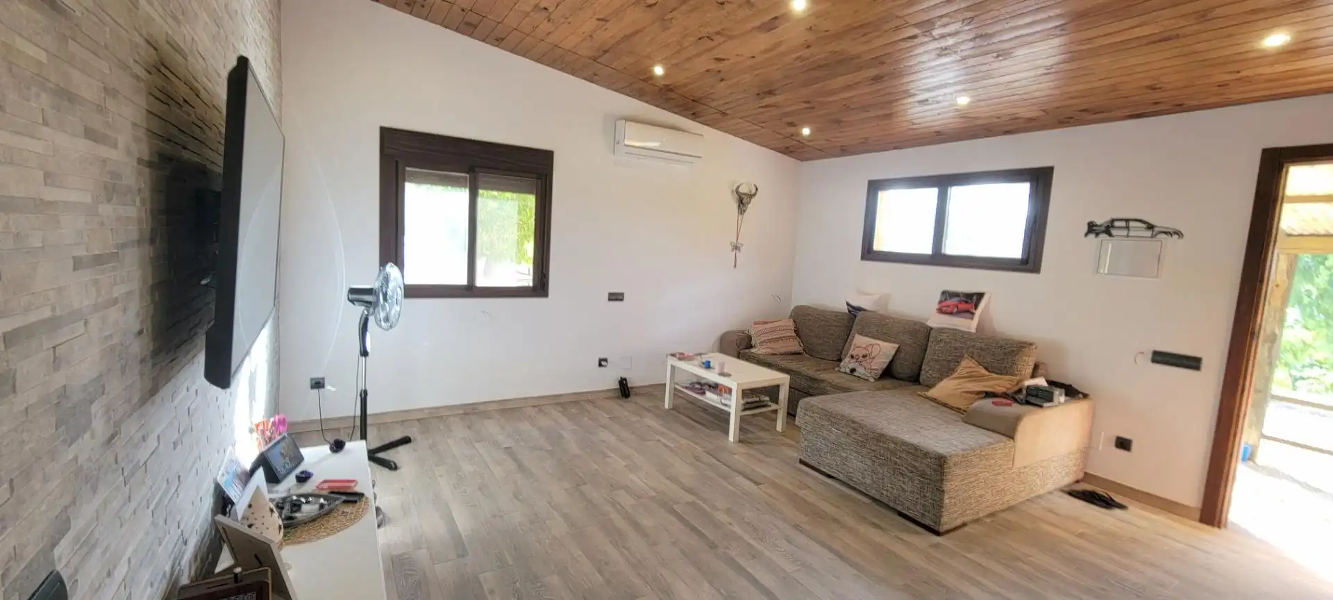 Sala d'estar de Finca rústica en venda en Pizarra amb Aire condicionat, Calefacció i Piscina