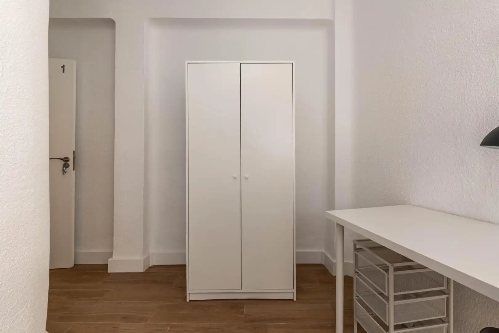 Bedroom of Flat for share in Granada  with Balcony