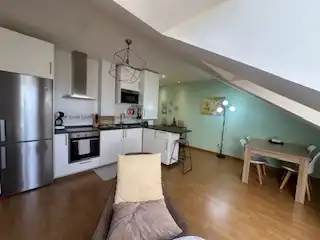 Cocina de Apartamento en venta en León Capital  con Calefacción, Parquet y Trastero