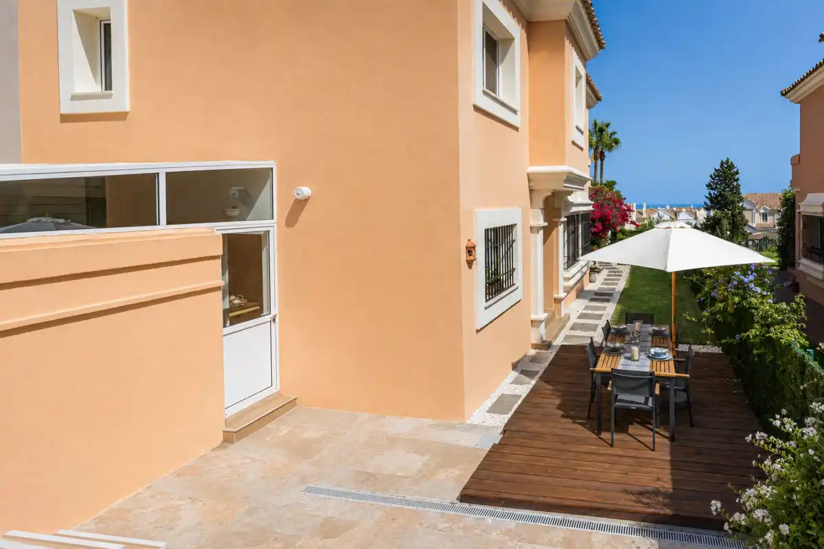 Terraced house with pool for sale in La Alcaidesa, imagen 19