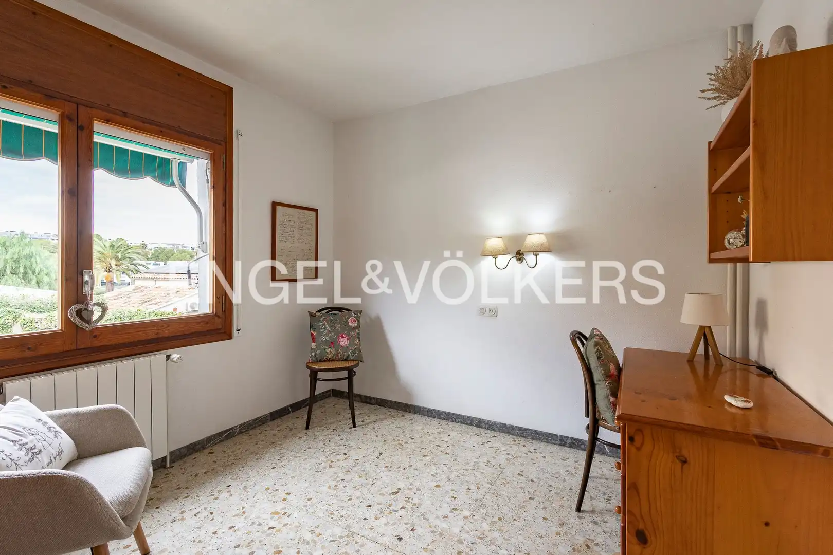 Habitación de Casa o chalet en venta en Vilanova i la Geltrú con Aire acondicionado, Calefacción y Jardín privado