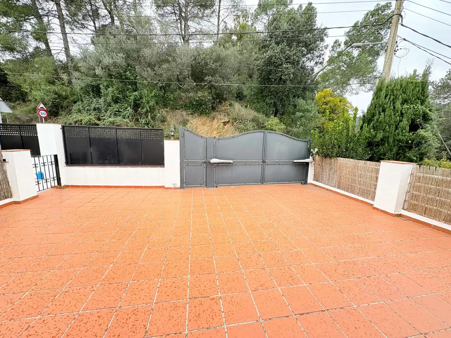Terraza de Casa o chalet en venta en Corbera de Llobregat con Aire acondicionado, Calefacción y Jardín privado