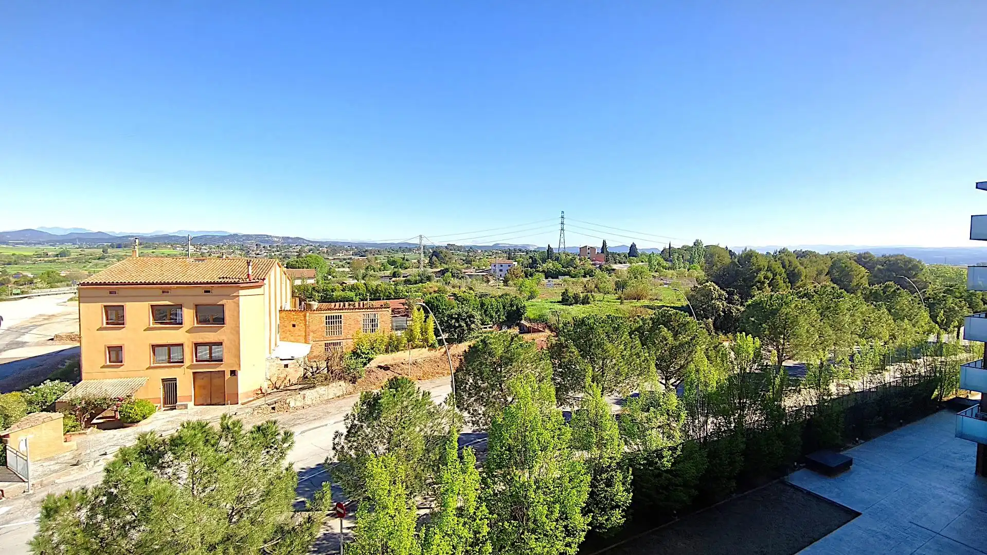 Vista exterior de Piso en venta en Manresa con Terraza, Amueblado y Balcón