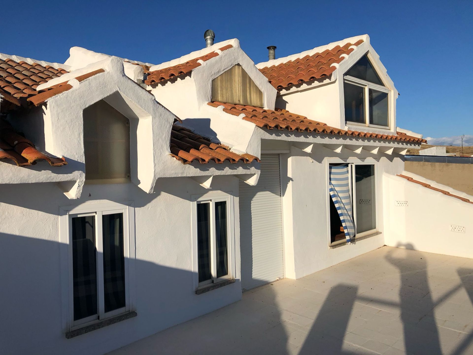 Vista exterior de Casa o xalet en venda en Urda amb Aire condicionat, Calefacció i Terrassa