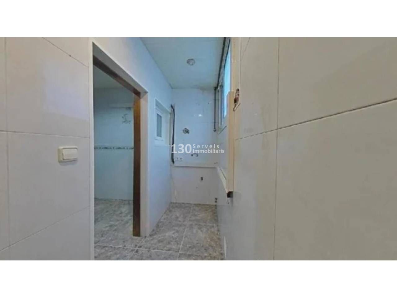 Bathroom of Flat for sale in  Barcelona Capital  with Parquet flooring