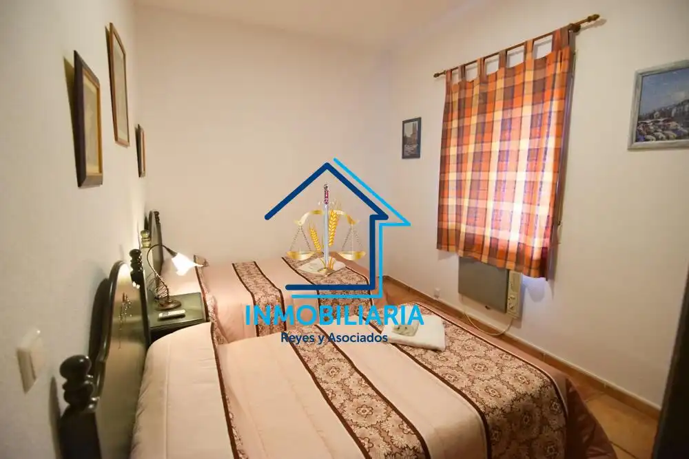 Dormitori de Casa o xalet en venda en Córdoba amb Aire condicionat, Terrassa i Piscina