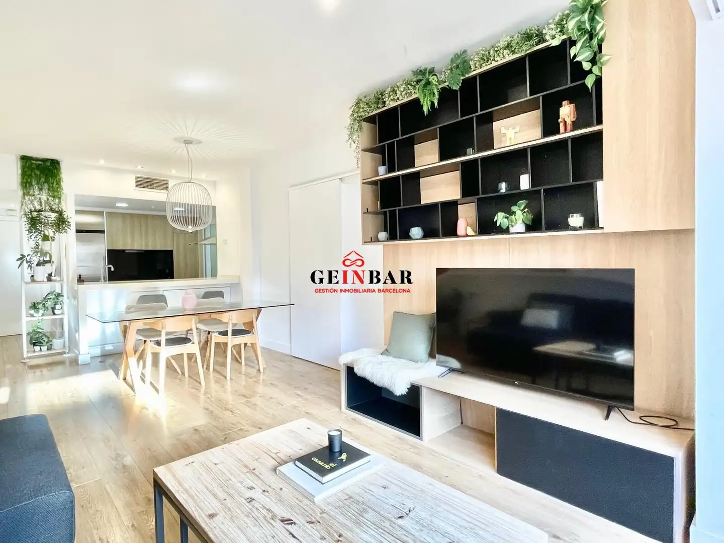 Wohnzimmer von Wohnung zum Verkauf in Barcelona mit Klimaanlage, Heizung und Parkett