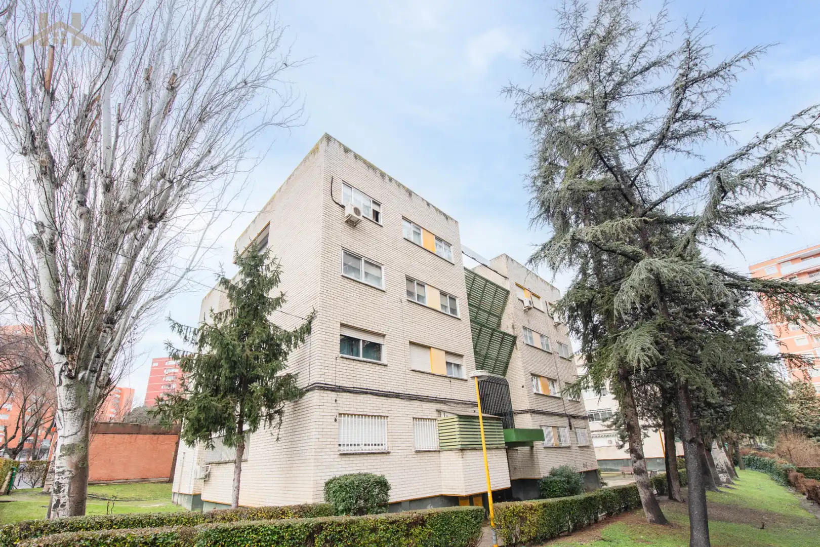 Außenansicht von Wohnung zum Verkauf in Coslada mit Klimaanlage und Heizung