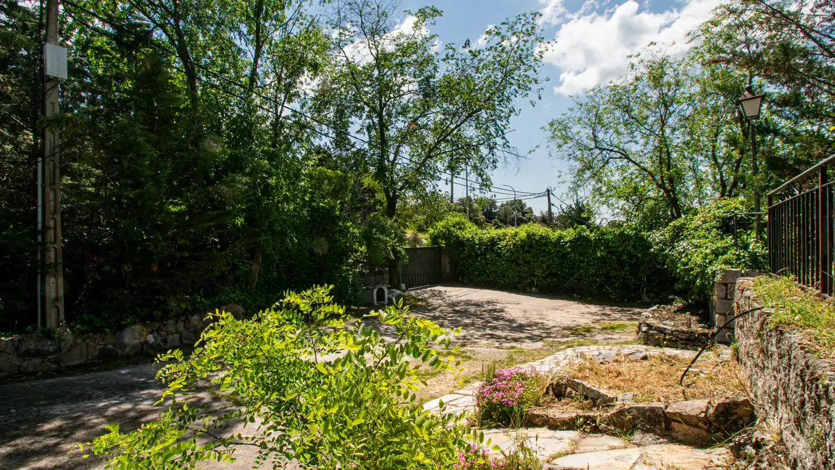 Jardí de Casa o xalet en venda en Fresnedillas de la Oliva amb Aire condicionat, Calefacció i Jardí privat