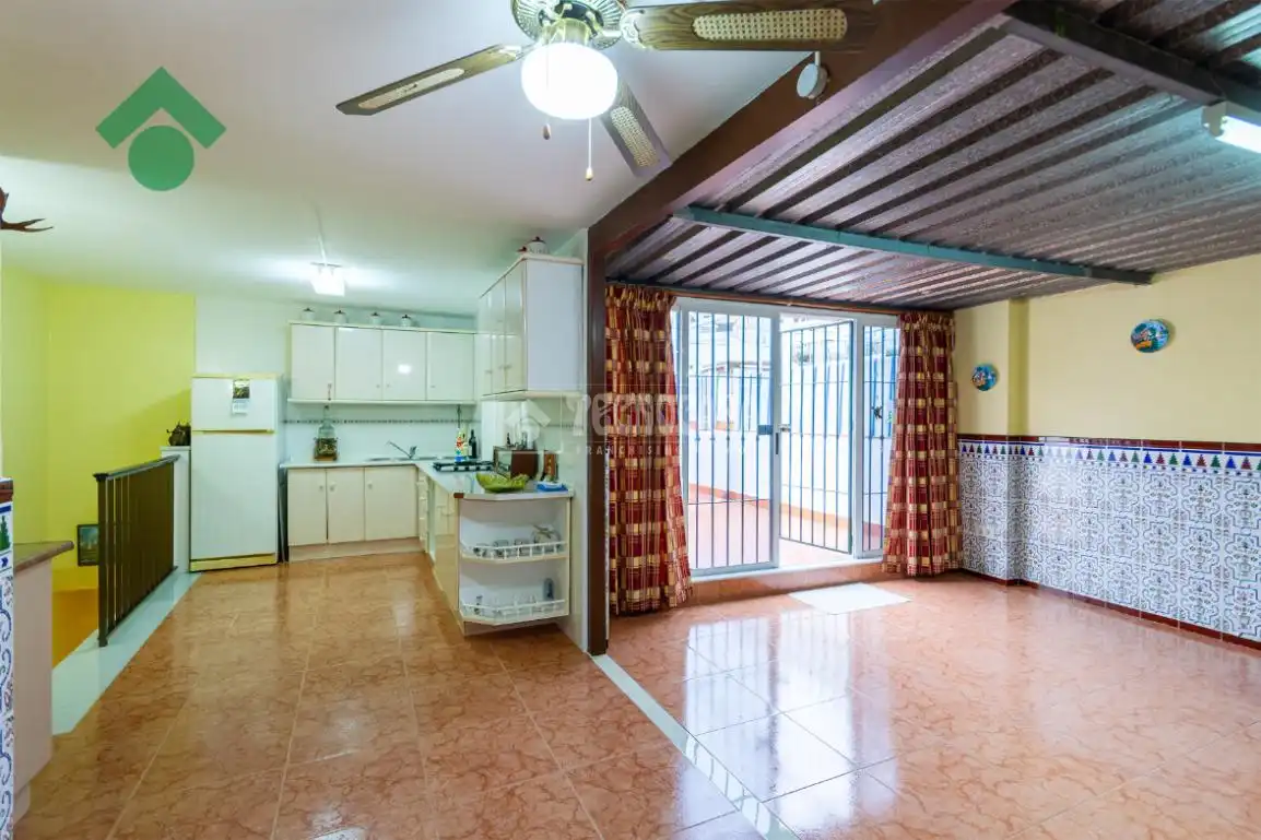 Casa adosada en venda a Almuñecar Centro