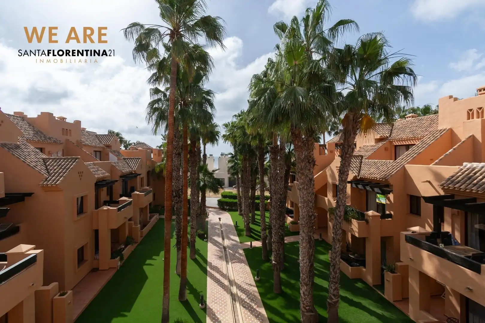 Vista exterior de Àtic en venda en Los Alcázares amb Aire condicionat, Jardí privat i Terrassa
