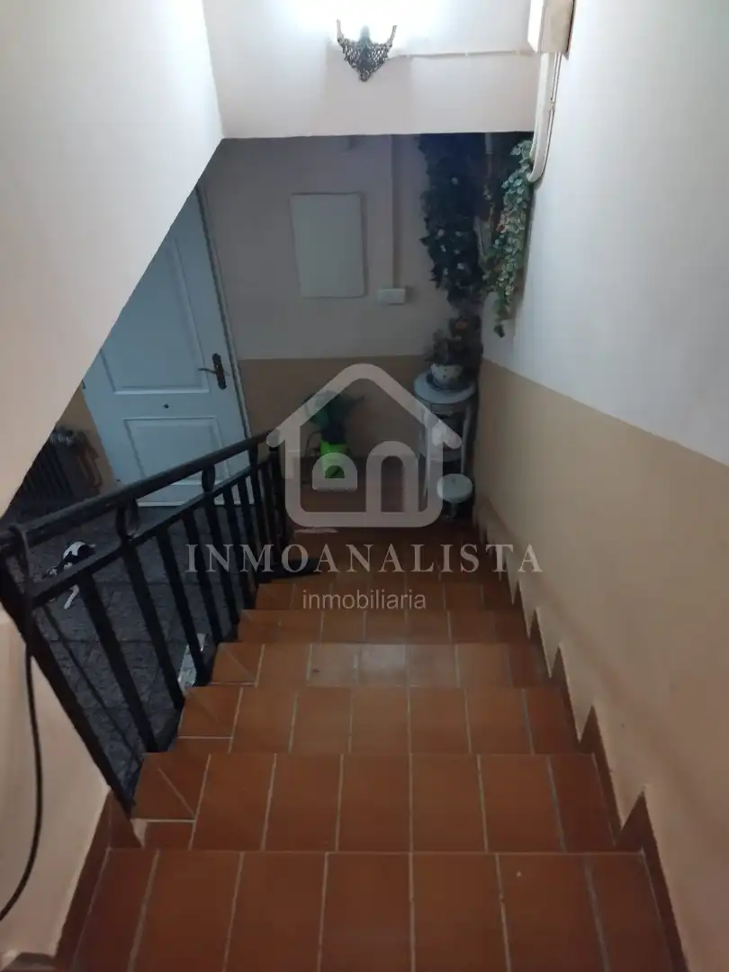 Houses for sale in Requena  with Air Conditioner, Terrace and Storage room