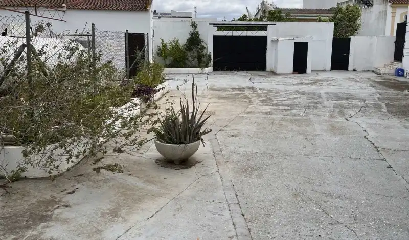 Exterior view of Office for sale in Alosno pueblo