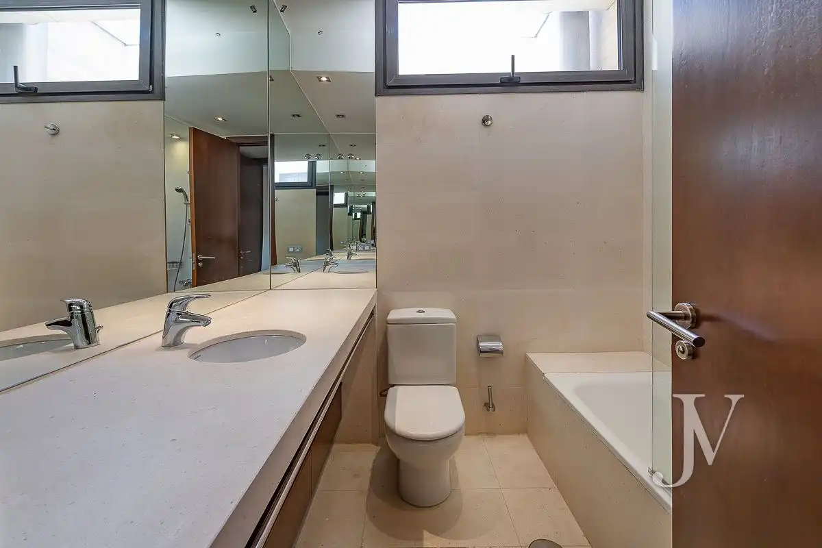Baño de Casa o chalet en venta en Madrid con Aire acondicionado, Calefacción y Jardín privado