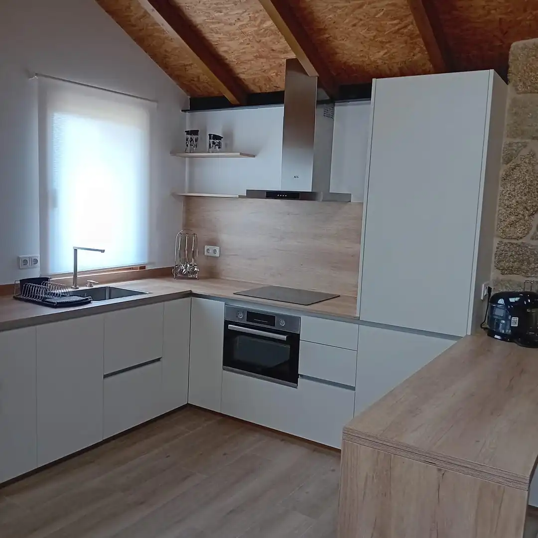 Cocina de Casa o chalet de alquiler en Cangas  con Calefacción, Jardín privado y Amueblado
