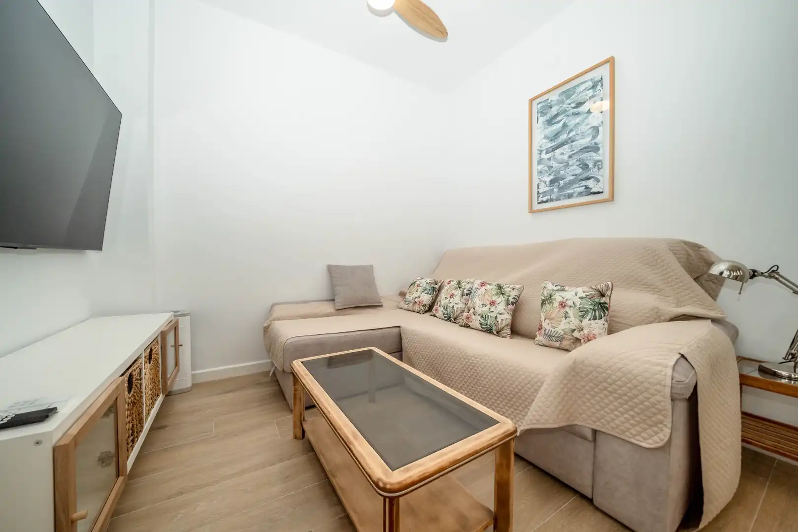 Living room of Study for rent in Orihuela  with Swimming Pool, Furnished and Oven