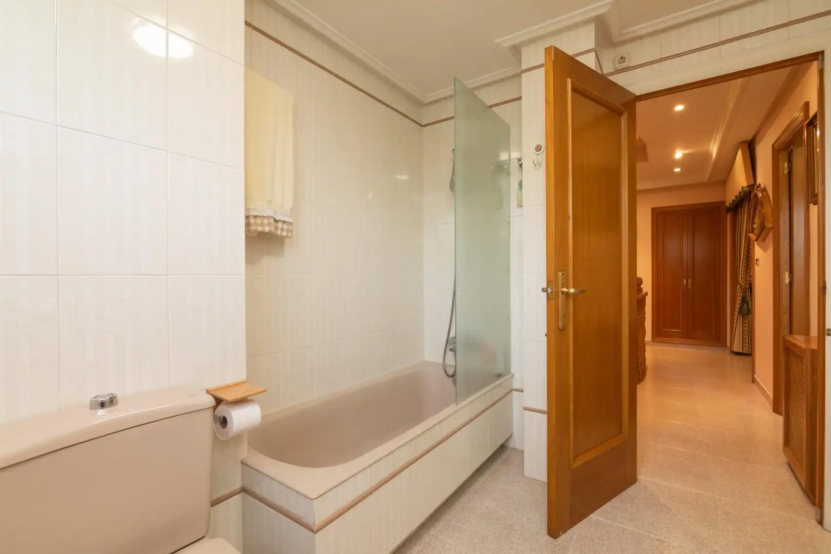 Baño de Casa o chalet en venta en Elche / Elx con Jardín privado, Terraza y Piscina