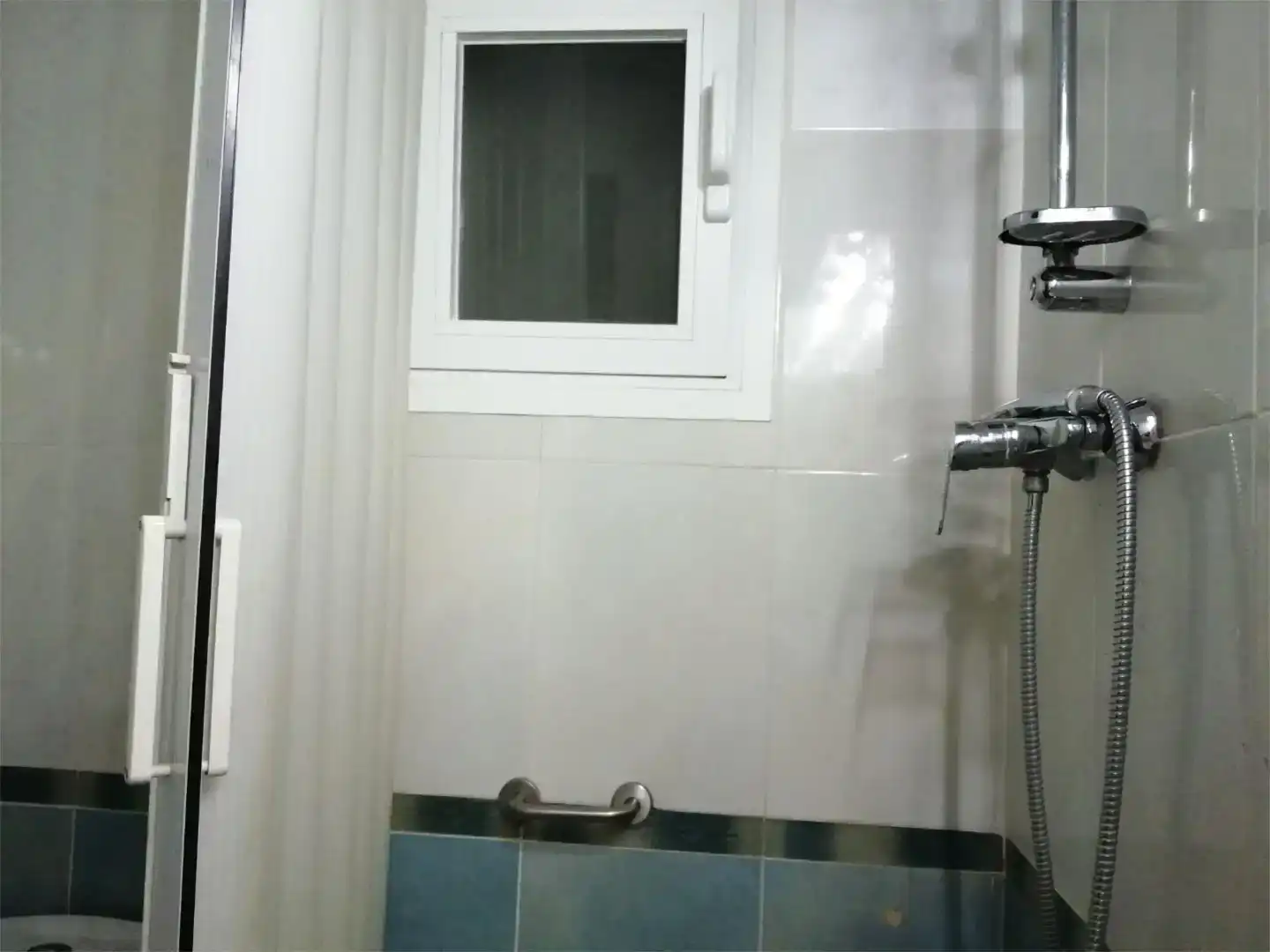 Bathroom of Flat for share in Barcelona  with Furnished