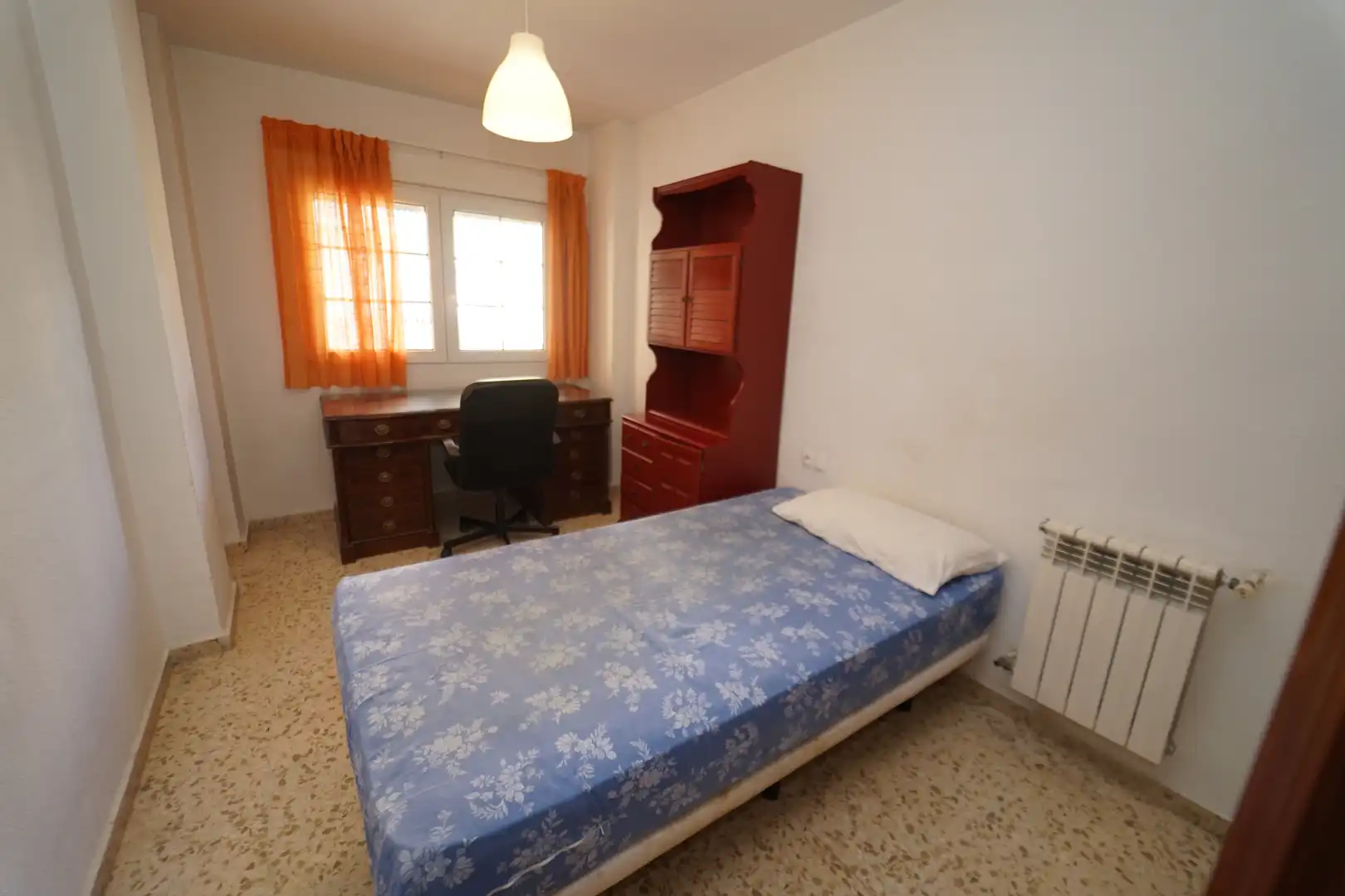 Schlafzimmer von Wohnung zur Miete in Granada mit Heizung, Möbliert und Ofen