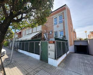 Exterior view of Single-family semi-detached for sale in Ponferrada  with Terrace and Balcony