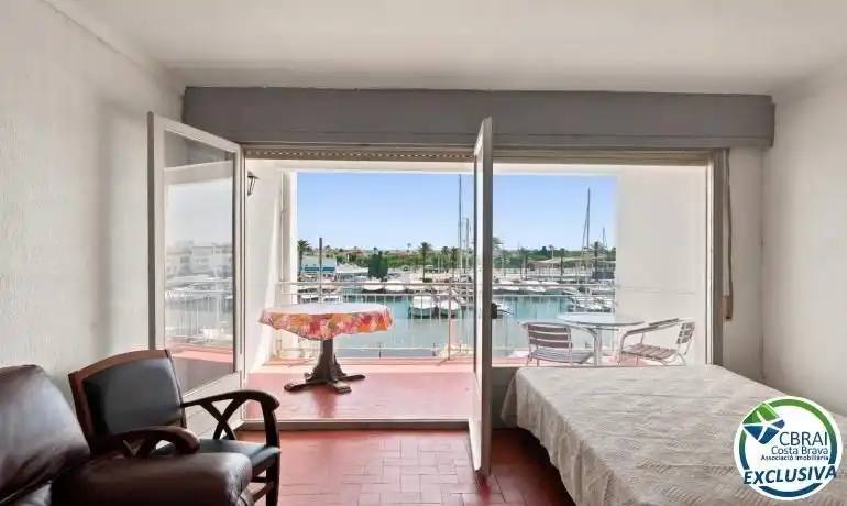 Dormitori de Apartament en venda en Empuriabrava