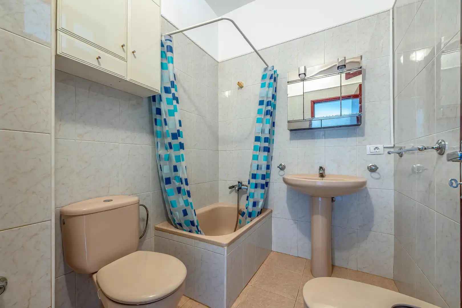 Baño de Piso en venta en Telde con Terraza, Trastero y Balcón