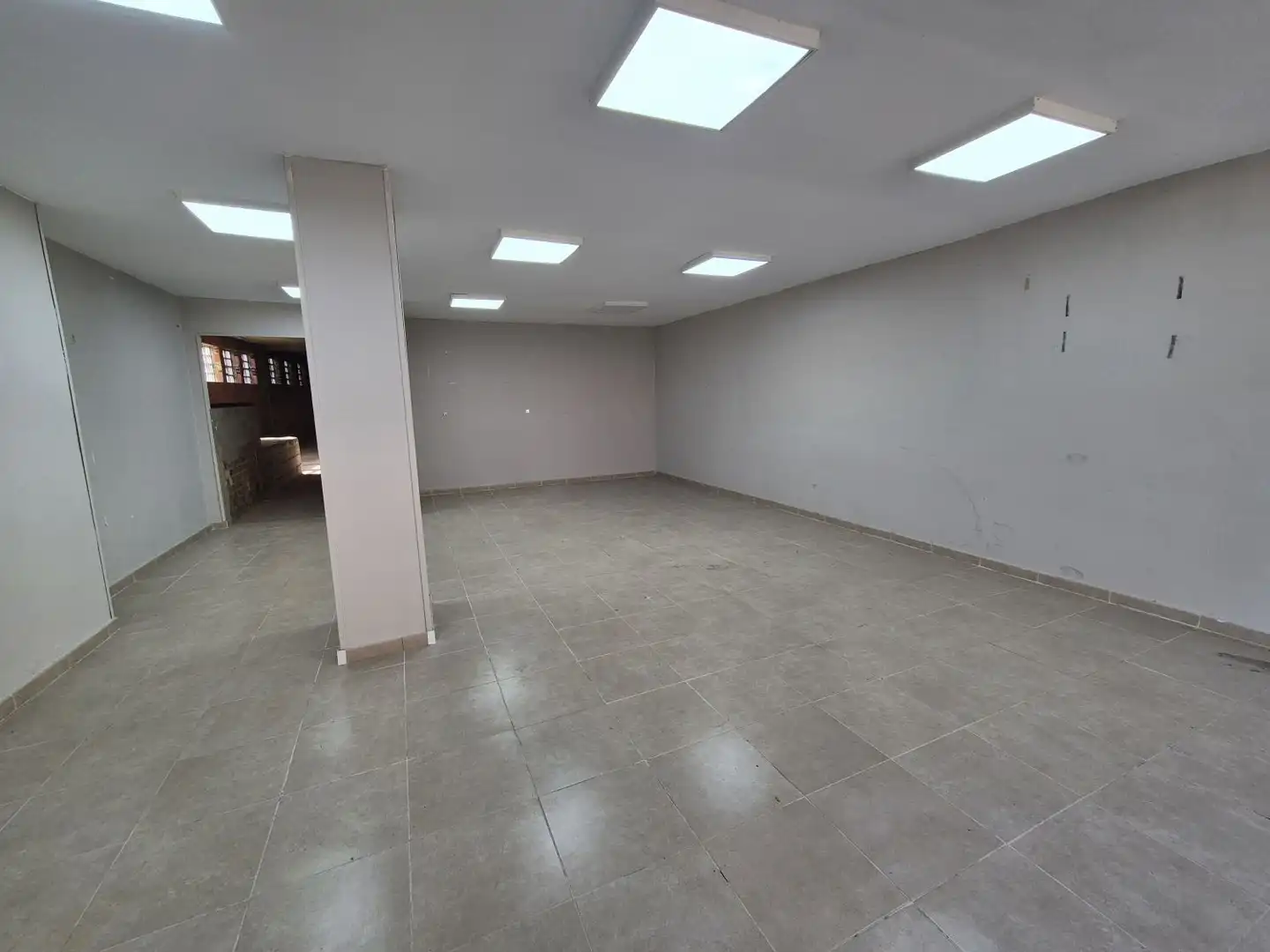 Business premises to rent in Lugones, imagen 9