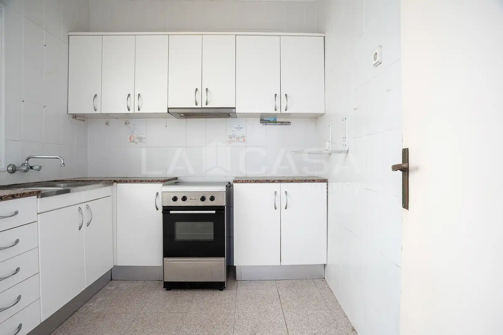 Cocina de Piso en venta en Barcelona con Balcón