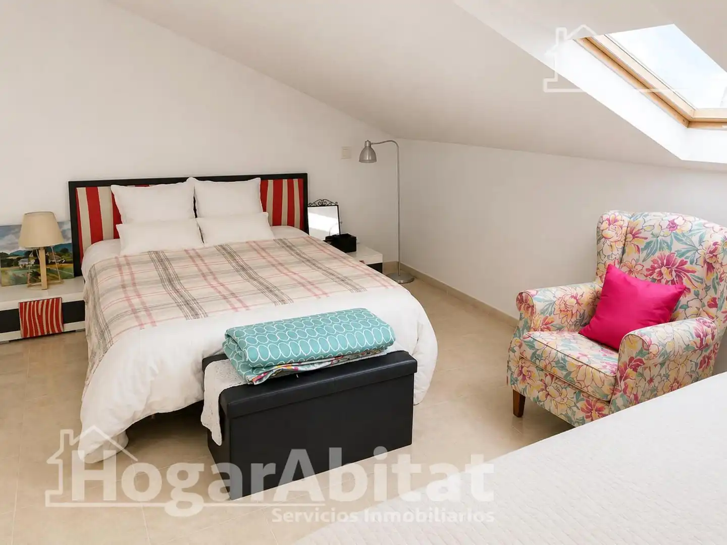 Habitación de Casa adosada en venta en Chiva con Calefacción, Terraza y Trastero