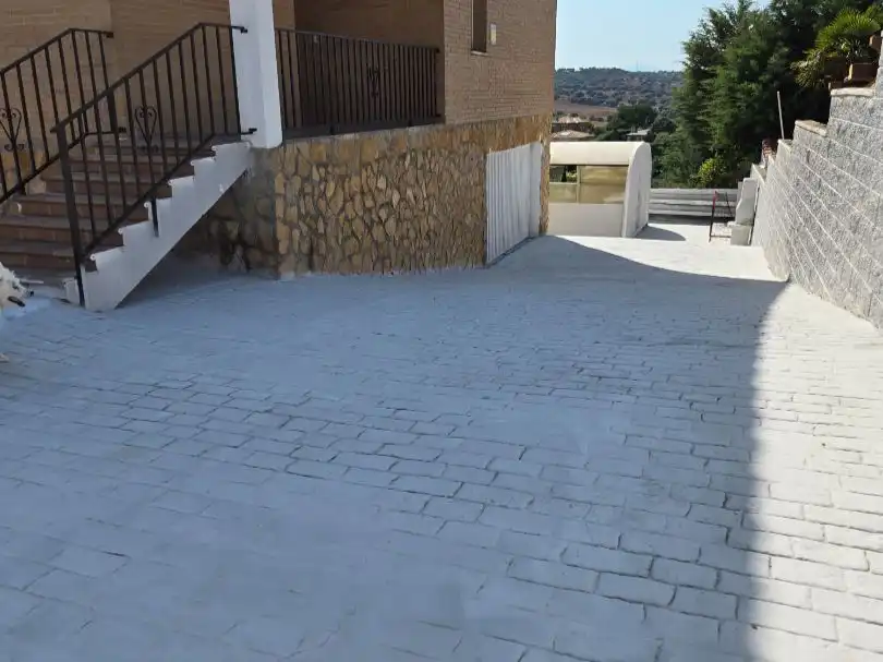 Chalet con piscina en venta en Río Gallo 53